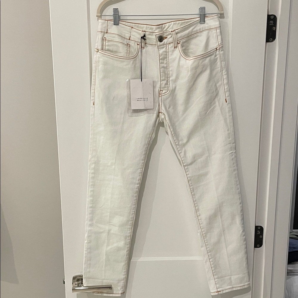 LWBR off white jeans. NWT. MENS SIZE 33.